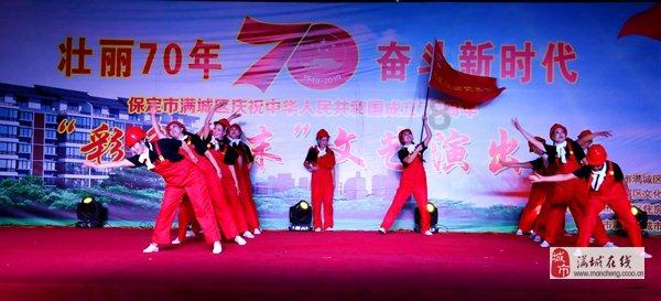 全疆首台加油机器人在库尔勒上岗